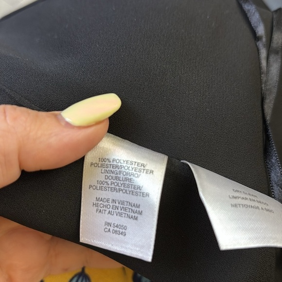 Jones New York staple Black sleeveless mini Dress sheath V neck zippered back 8 - Picture 11 of 12